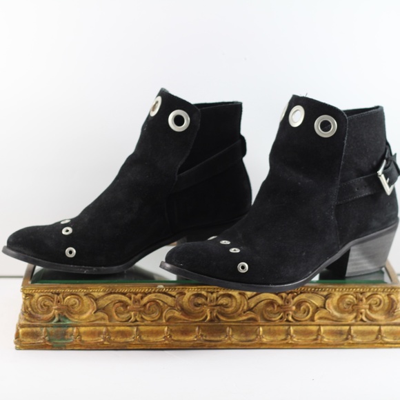 l'intervalle, Beautiful, Black, Suede Booties w/silver grommets - Made in Spain - Picture 12 of 16